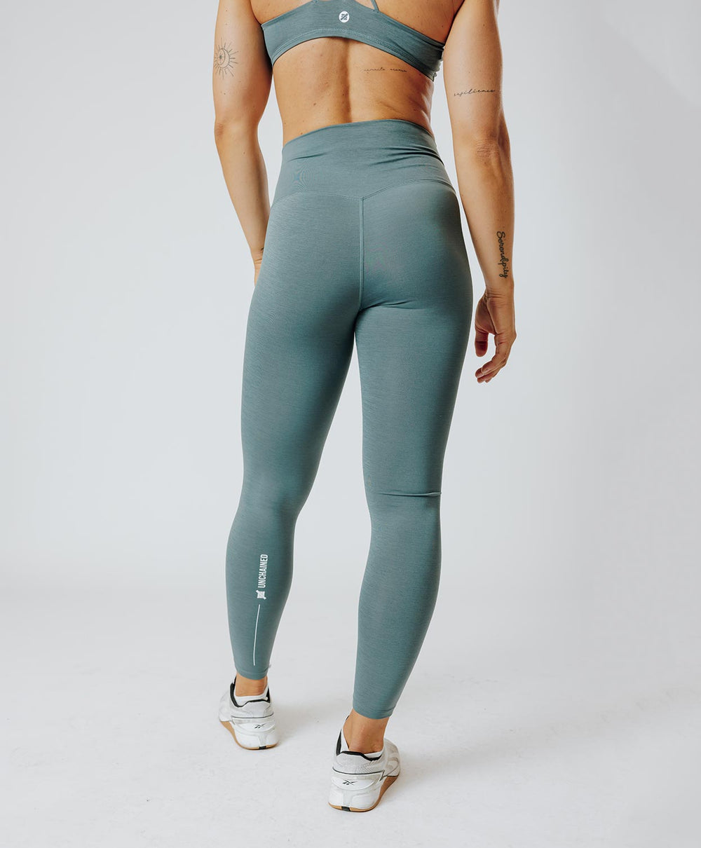 <tc>L</tc>EGGING <tc>UNCHAINED</tc> ONE